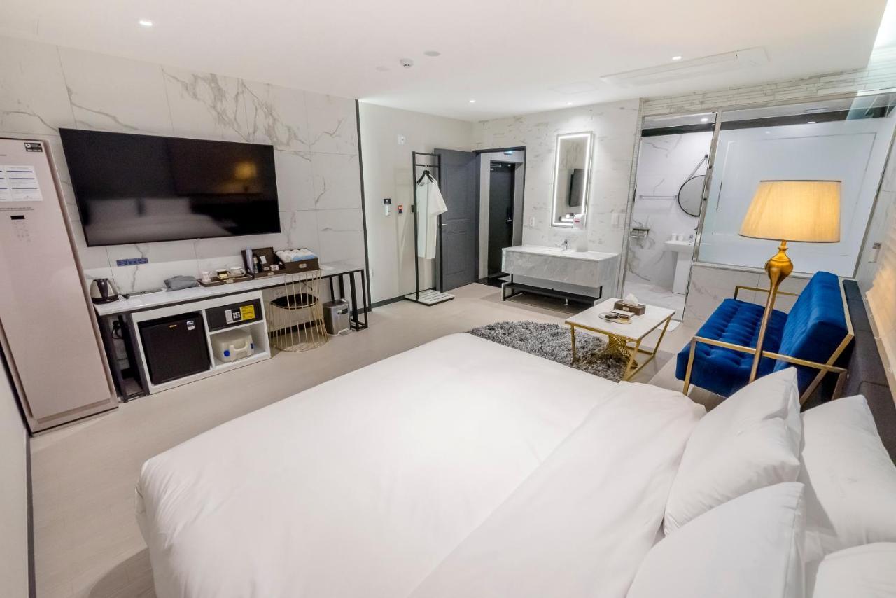 Air Sky Hotel Busan Eksteriør billede