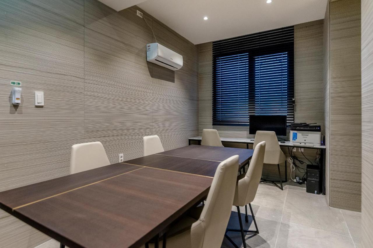 Air Sky Hotel Busan Eksteriør billede