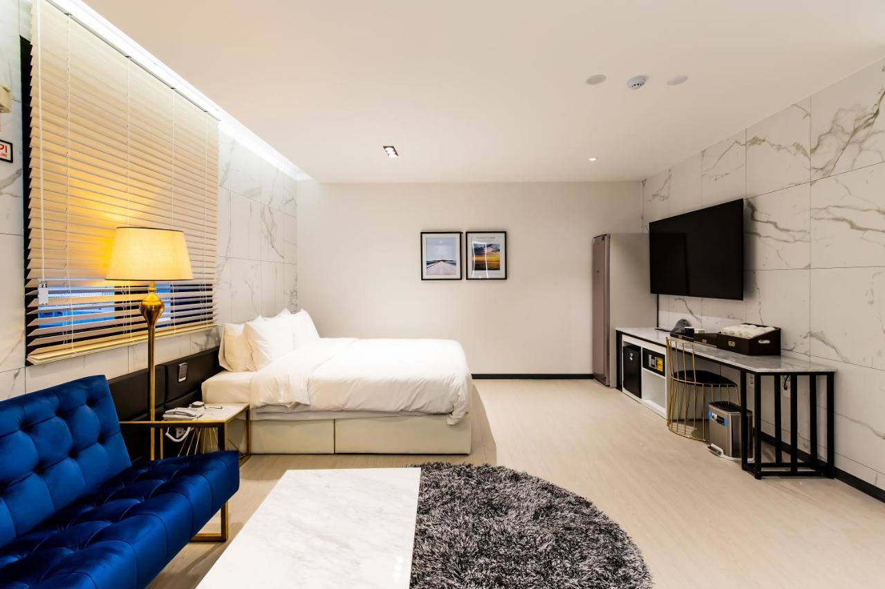 Air Sky Hotel Busan Eksteriør billede